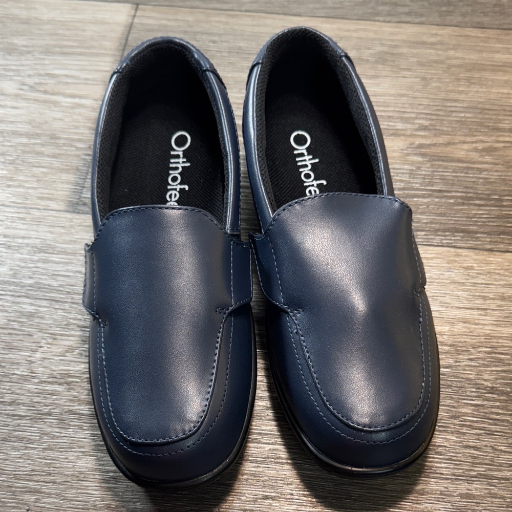 Orthofeet Women's Navy Loafers size 7M (s220)